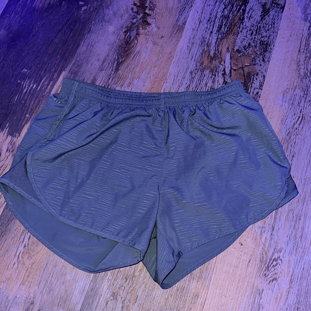 nike shorts size small